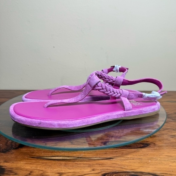 Paige Drew Sandal in Fuchsia - Picture 4 of 12